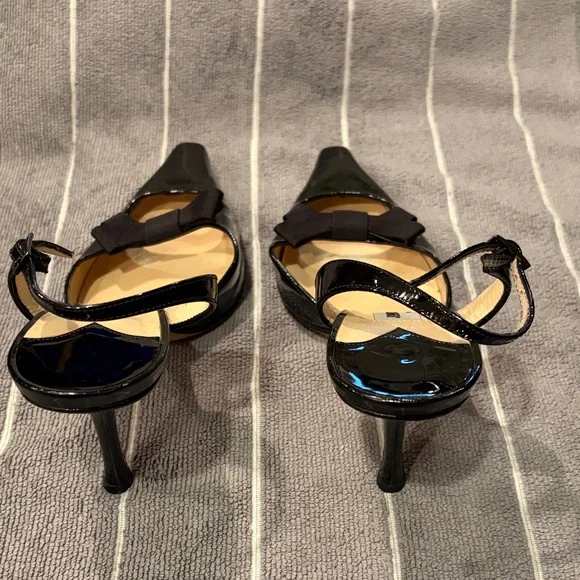 Jimmy Choo Black Patent Leather Pointed Toe slingback pump with bow accent - Picture 4 of 8